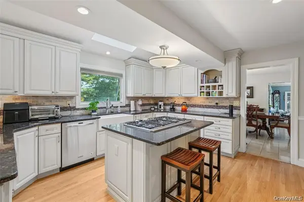 8 Abbey RD, Orangeburg, NY 10962