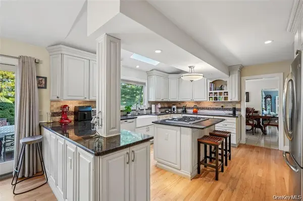 8 Abbey RD, Orangeburg, NY 10962