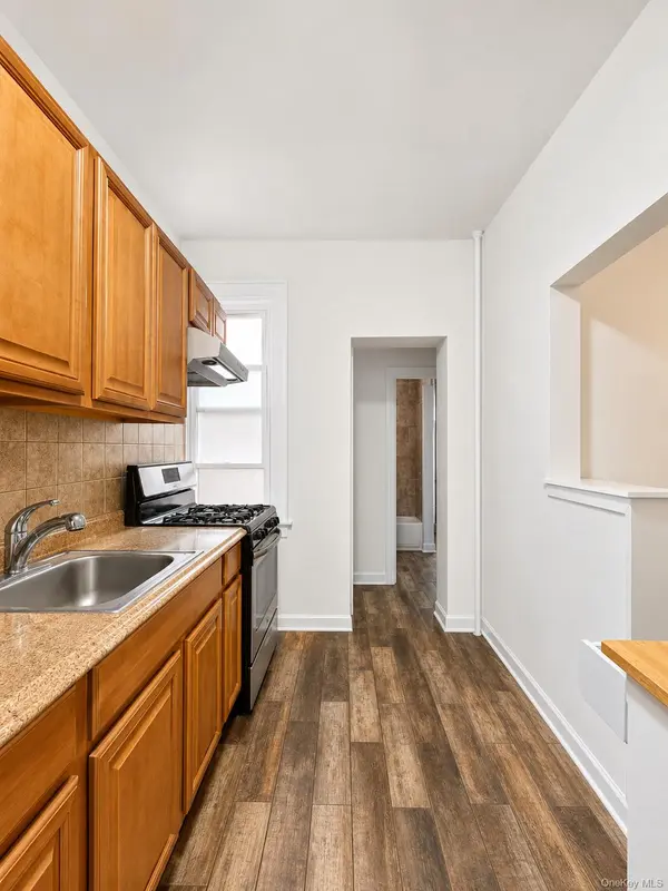 22-48 43rd ST, Astoria, NY 11105