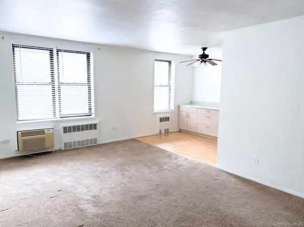 43-25 Douglaston Pkwy #2B, Douglaston, NY 11363