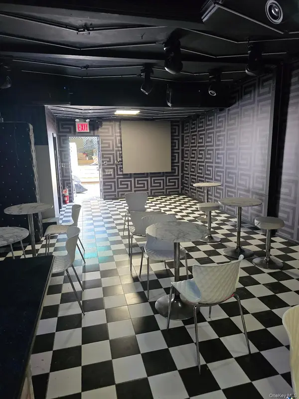 93-13 Roosevelt AVE, Jackson Heights, NY 11372