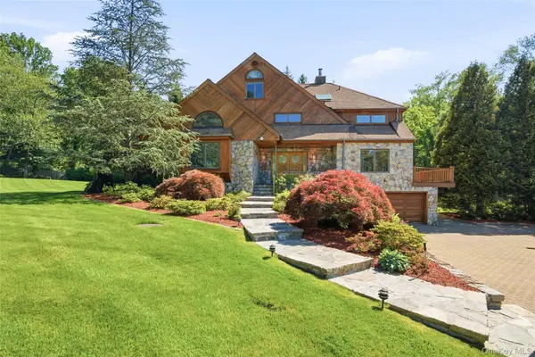 4 Old House LN, Chappaqua, NY 10514