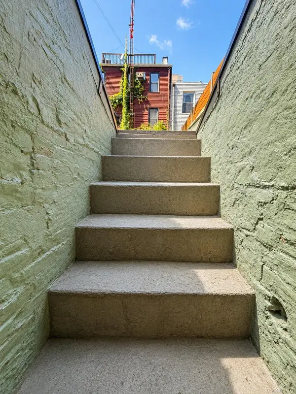 148 N 9th ST, Brooklyn, NY 11249