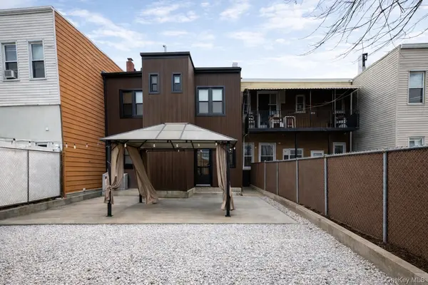 6089 54th ST, Maspeth, NY 11378