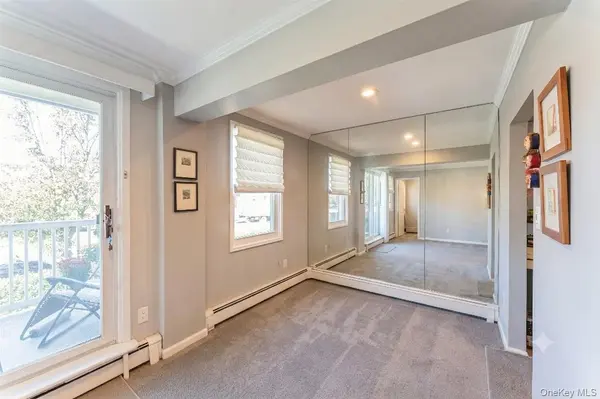 61 Maine AVE #D14, Rockville Centre, NY 11570