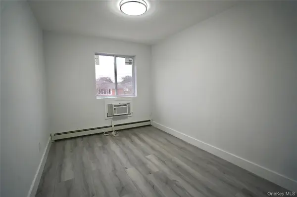 4658 161st ST, Flushing, NY 11358