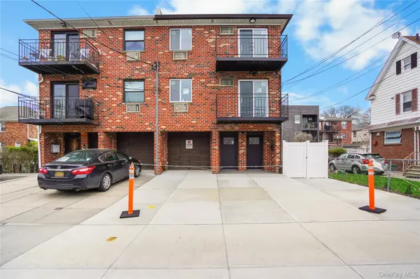 4658 161st ST, Flushing, NY 11358