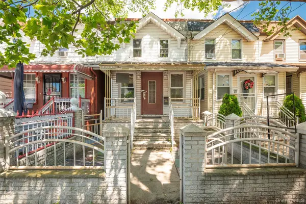 11205 103rd AVE, Richmond Hill, NY 11419