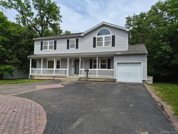 25 Mount AVE, Wyandanch, NY 11798