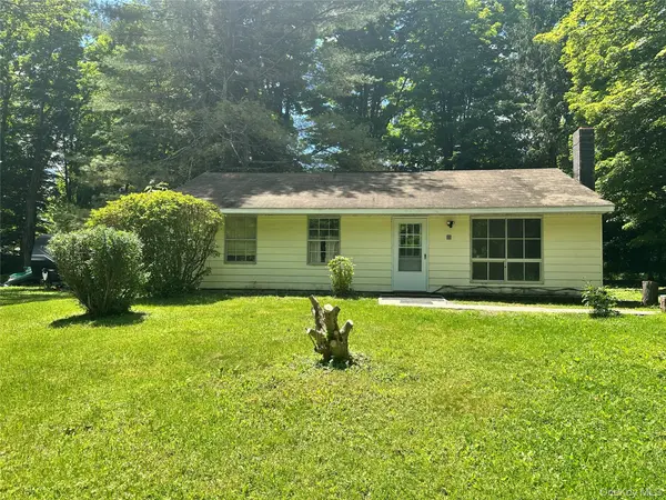 2 Forest DR, Wurtsboro, NY 12790