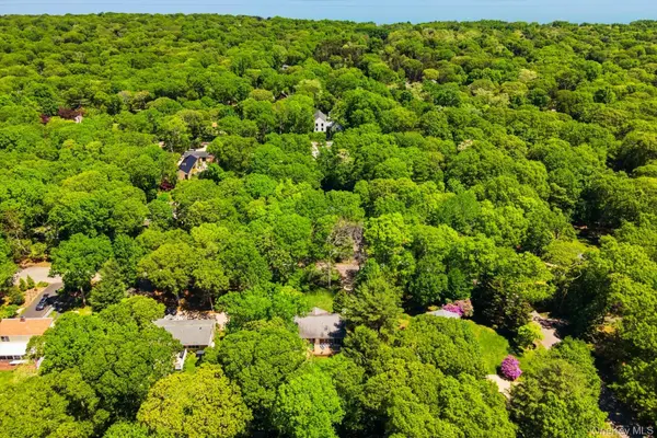 34 Waterhole RD, East Hampton, NY 11937