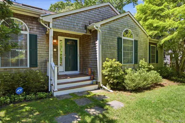 34 Waterhole RD, East Hampton, NY 11937
