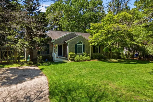 34 Waterhole RD, East Hampton, NY 11937