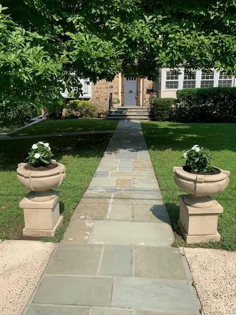 81 Woodlawn AVE, New Rochelle, NY 10804