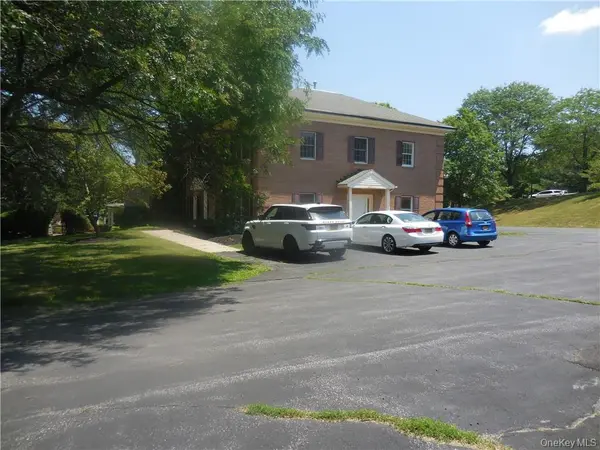 300 Stony Brook CT #SUITE 1, Newburgh, NY 12550
