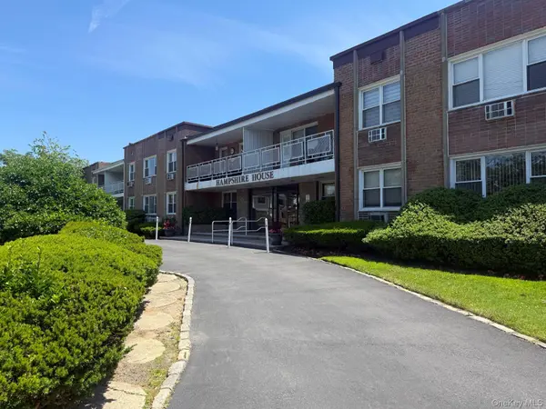 601 Chestnut ST #A-15, Cedarhurst, NY 11516
