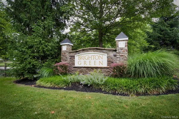7 Bainbridge PL #404, Newburgh, NY 12550