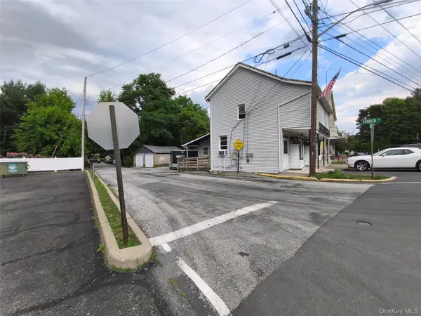 4 N Main ST, Harriman, NY 10926