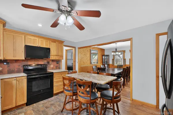 2 Greenwood DR, Beacon, NY 12508