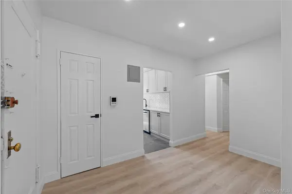 37-20 87th ST #2F, Jackson Heights, NY 11372