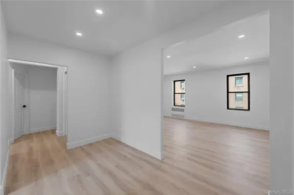 37-20 87th ST #2F, Jackson Heights, NY 11372