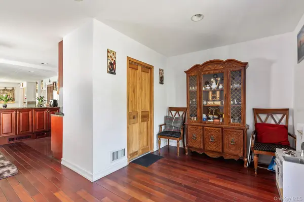 6722 211th ST, Oakland Gardens, NY 11364