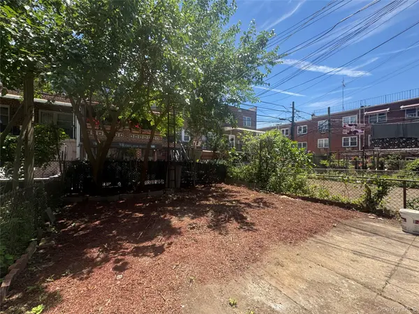 3083 49th ST, Astoria, NY 11103