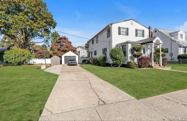 120 Memphis Ave, Floral Park, NY 11001