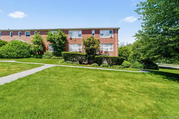 225 Schrade RD #1E, Briarcliff Manor, NY 10510