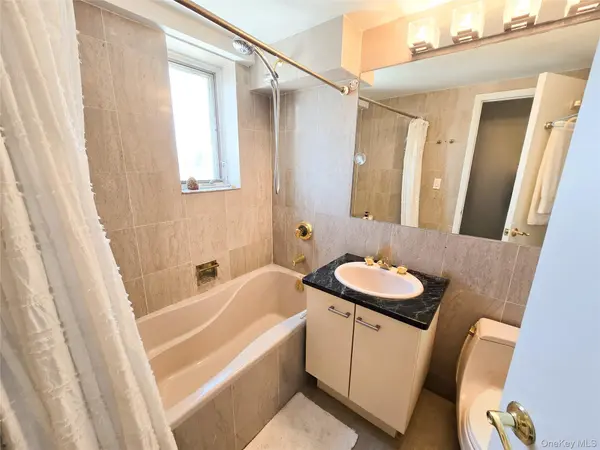 133-47 Sanford AVE #11A, Flushing, NY 11355