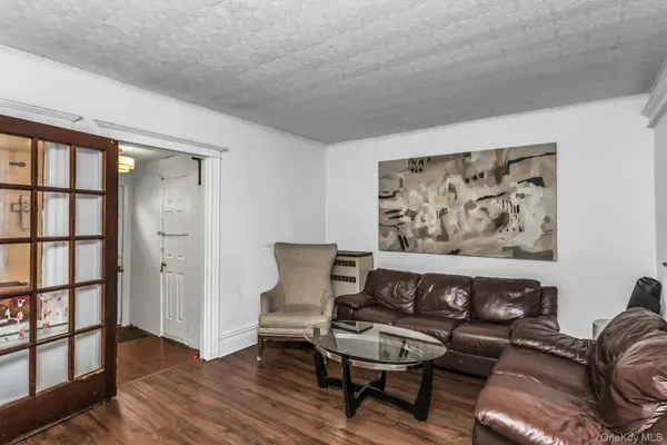 19804 Hillside AVE, Hollis, NY 11423