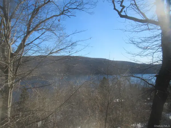 70 Deer TRL, Greenwood Lake, NY 10925