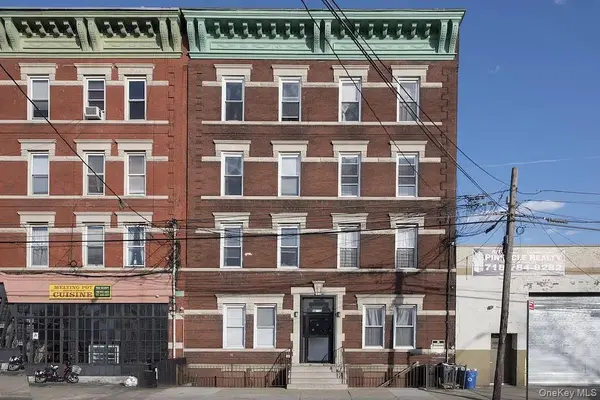 36-05 Vernon BLVD, Long Island City, NY 11106