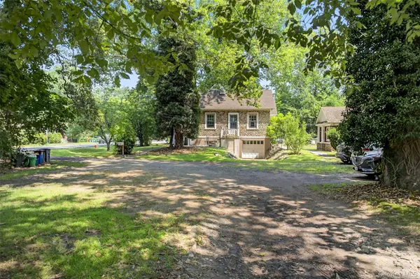 36 Seven Lakes DR, Sloatsburg, NY 10974