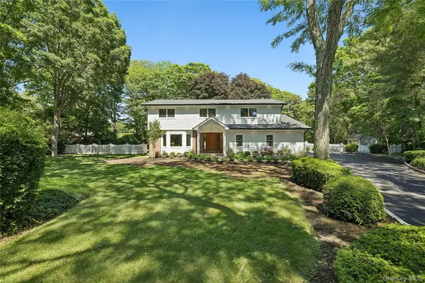 6 Washington AVE, Dix Hills, NY 11746