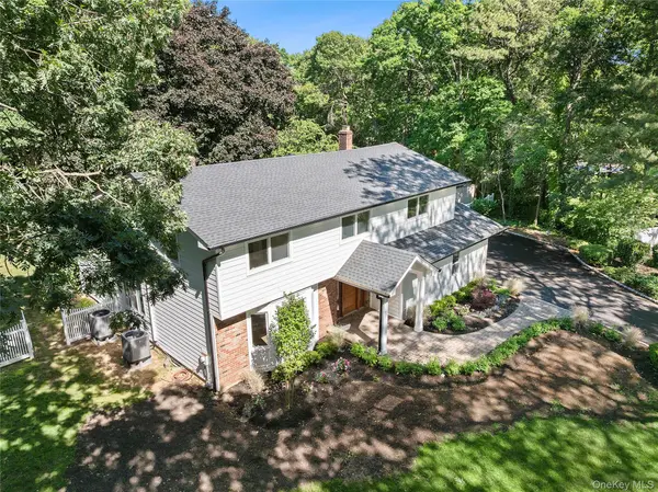 6 Washington AVE, Dix Hills, NY 11746