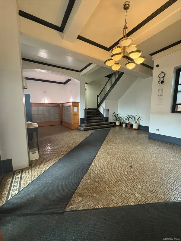 5005 43rd AVE #5H, Woodside, NY 11377