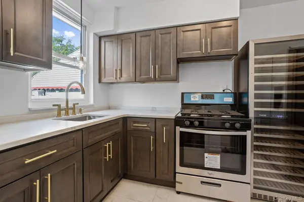 194-23 Station RD, Flushing, NY 11358