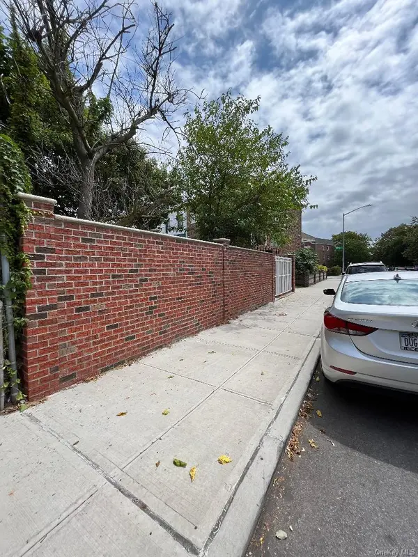 342 Bay 11th ST, Brooklyn, NY 11228
