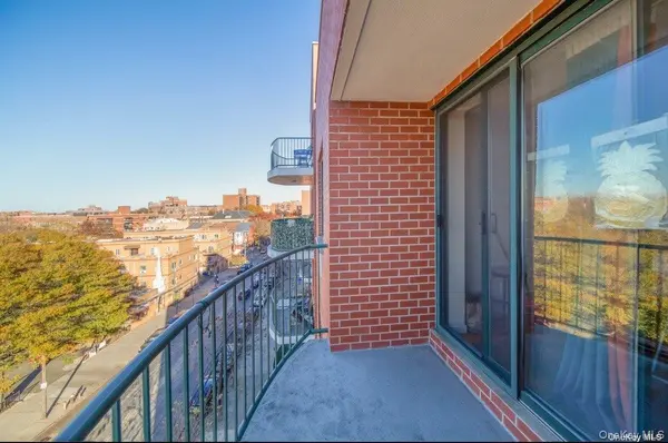 136-16 35th AVE #7C, Flushing, NY 11354