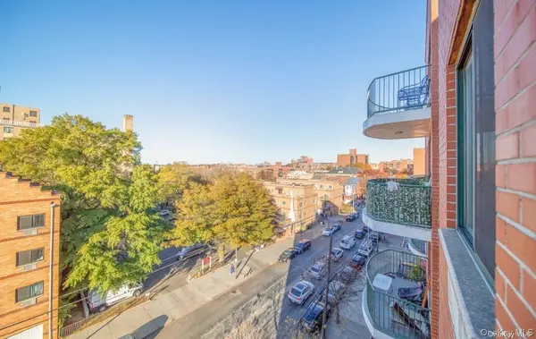 136-16 35th AVE #7C, Flushing, NY 11354