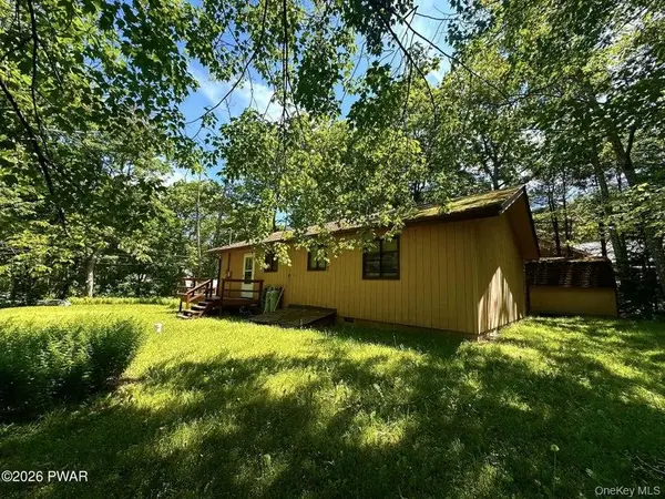 107 Fetlock DR, Other, PA 18428