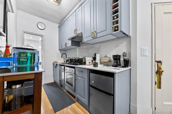 228 W 17th ST #2A, New York (manhattan), NY 10011