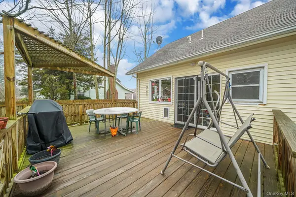 14 Tuttle AVE, Eastport, NY 11941
