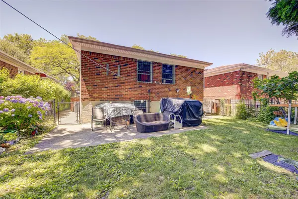 71-15 167th ST, Fresh Meadows, NY 11365