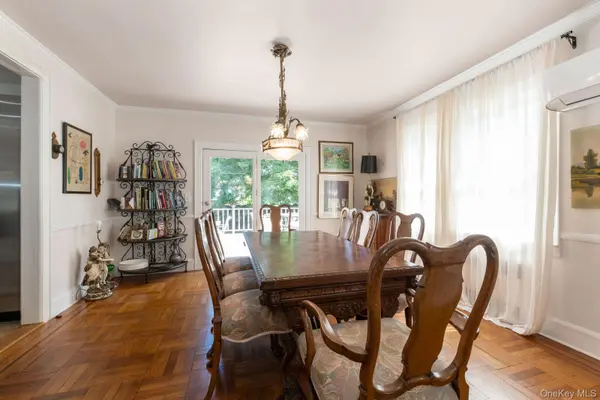 98 Washington AVE, Lawrence, NY 11559