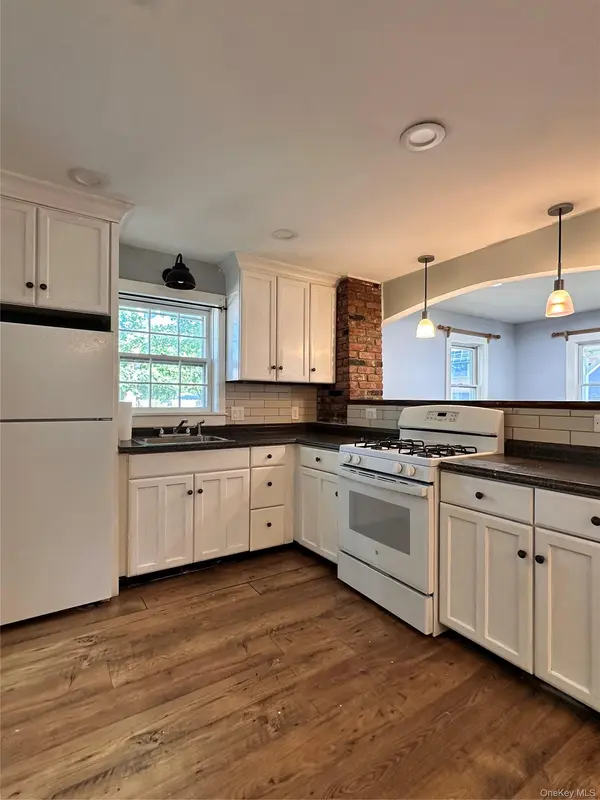 47 Henry ST, Sayville, NY 11782