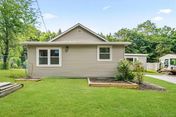 12 Dickerson PL, Florida, NY 10921