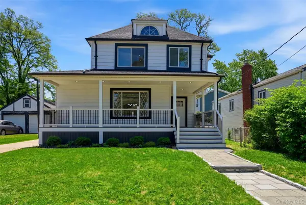 135 Whaley ST, Freeport, NY 11520