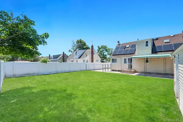 963 Ditmas AVE, Uniondale, NY 11553